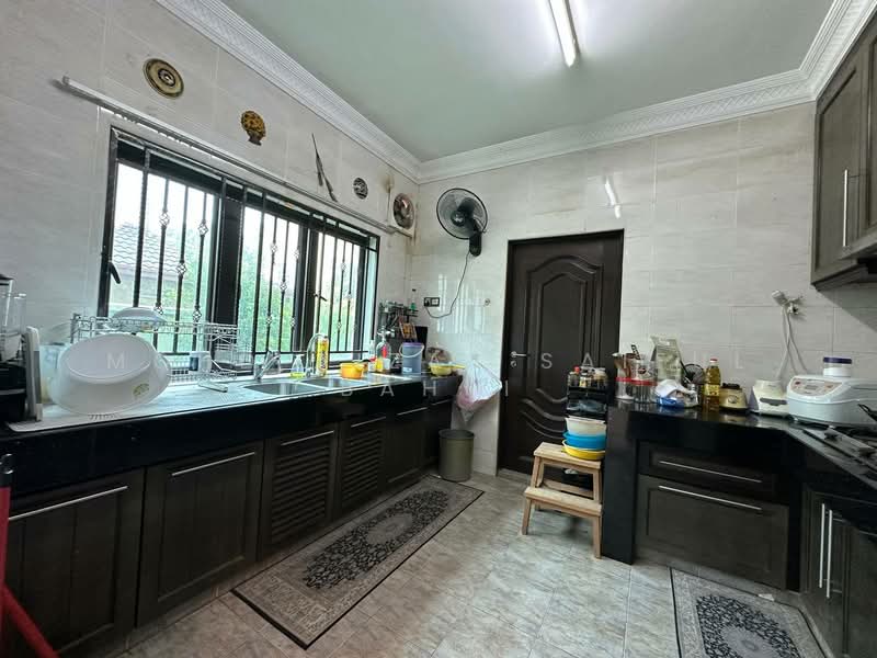 Bungalow for Sale in Usj 17 (Subang Jaya) - Mohd Aizat Saiful Bahri - Kitchen - PropertyGuru.com.my