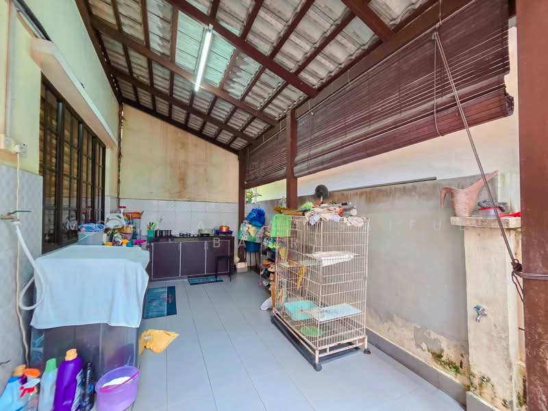Semi-Detached House for Sale in Bandar Nusaputra (Puchong) - Mohd Aizat Saiful Bahri - Kitchen - PropertyGuru.com.my
