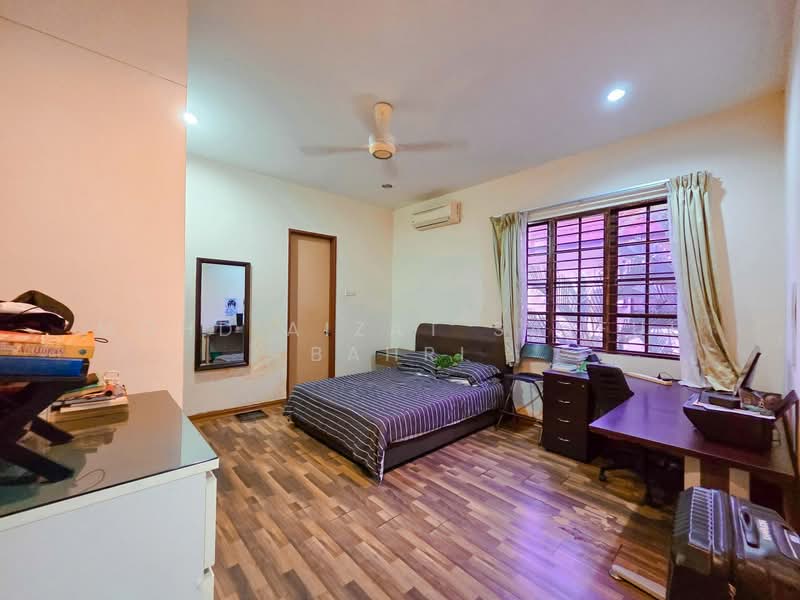 Semi-Detached House for Sale in Bandar Nusaputra (Puchong) - Mohd Aizat Saiful Bahri - Bedroom - PropertyGuru.com.my