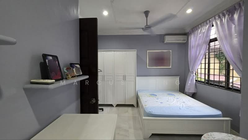 Semi-Detached House for Sale in Taman Golf (Ipoh) - Marcus Seng - Bedroom - PropertyGuru.com.my