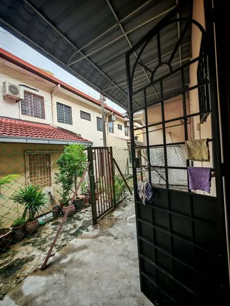 2-storey Terraced House for Sale in Saujana Impian (Kajang) - Mohd Aizat Saiful Bahri - Exterior - PropertyGuru.com.my