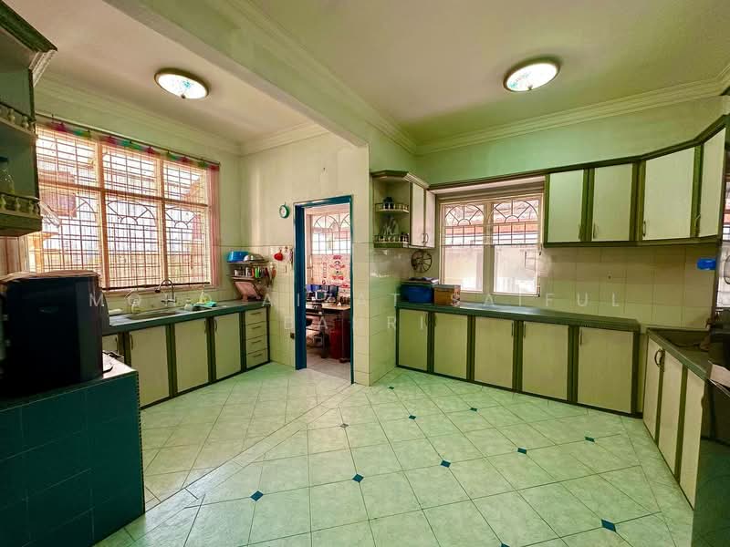 Rumah Teres 2 Tingkat untuk Dijual di Usj 16 (Subang Jaya) - Mohd Aizat Saiful Bahri - Kitchen - PropertyGuru.com.my