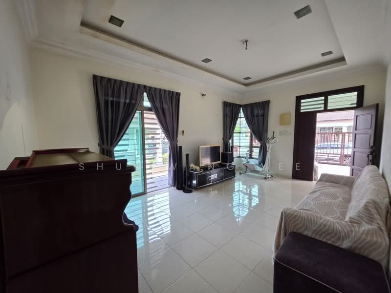 Semi-Detached House for Sale in Taman Saujana Permai (Bukit Katil) - Shuh Wang Yee - Living Room - PropertyGuru.com.my