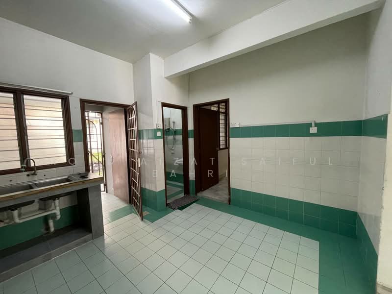 Rumah Teres 2 Tingkat untuk Dijual di Usj 9 (Subang Jaya) - Mohd Aizat Saiful Bahri - Kitchen - PropertyGuru.com.my