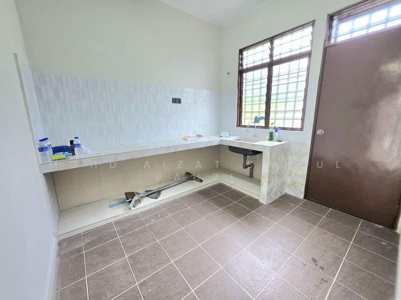 1-storey Terraced House for Sale in Banting (Selangor) - Mohd Aizat Saiful Bahri - Kitchen - PropertyGuru.com.my