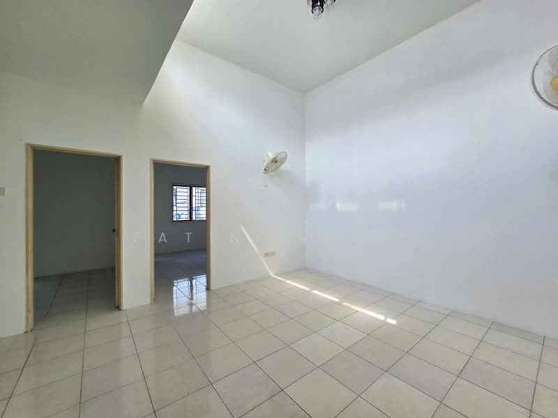 2.5-storey Terraced House for Sale in Sungai Buloh (Selangor) - Fatin Ismail - PropertyGuru.com.my