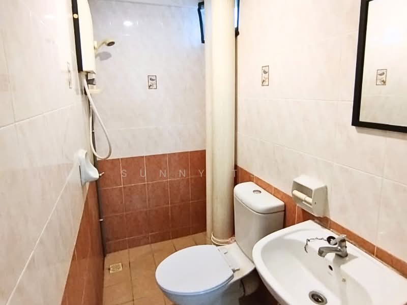 Pangsapuri untuk Disewa di University Place (Plaza Ivory) - Sunny Tse - Bathroom - PropertyGuru.com.my