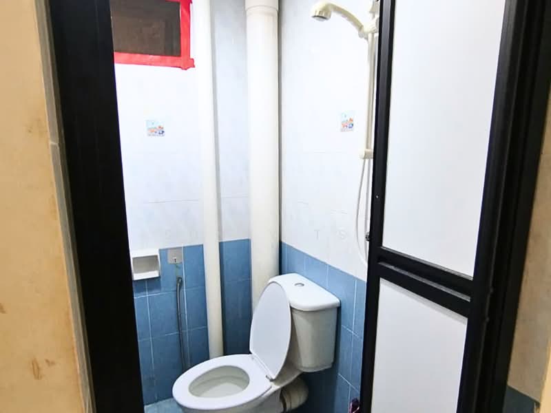 Pangsapuri untuk Disewa di University Place (Plaza Ivory) - Sunny Tse - Bathroom - PropertyGuru.com.my