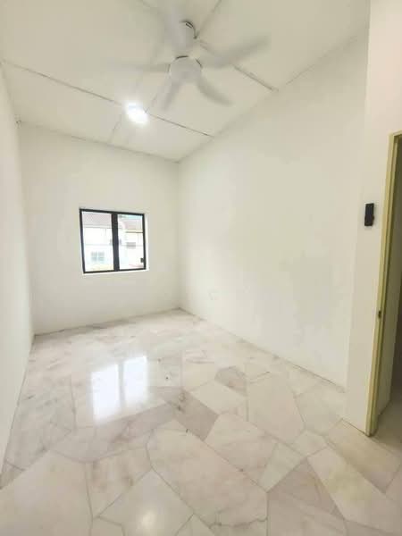 Rumah Teres 2 Tingkat untuk Dijual di Gunung Rapat (Ipoh) - Aico Chow - Bedroom - PropertyGuru.com.my