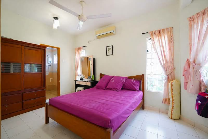 Bungalow for Sale in Ampang Jaya (Ampang) - Fatin Ismail - Bedroom - PropertyGuru.com.my