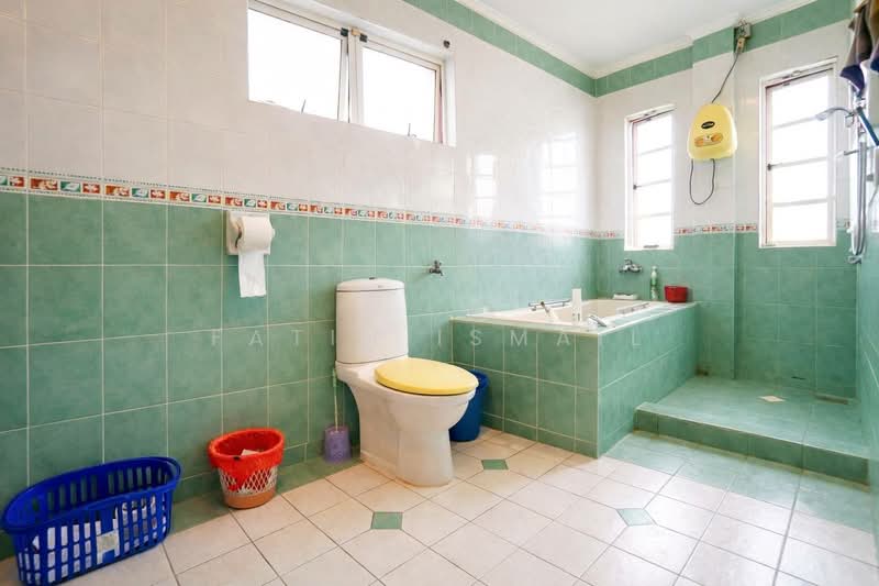 Bungalow for Sale in Ampang Jaya (Ampang) - Fatin Ismail - Bathroom - PropertyGuru.com.my