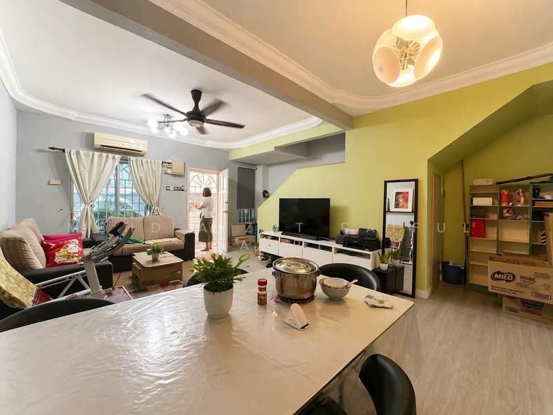 2-storey Terraced House for Sale in Saujana Damansara (Damansara Damai) - Mohd Aizat Saiful Bahri - Living Room - PropertyGuru.com.my
