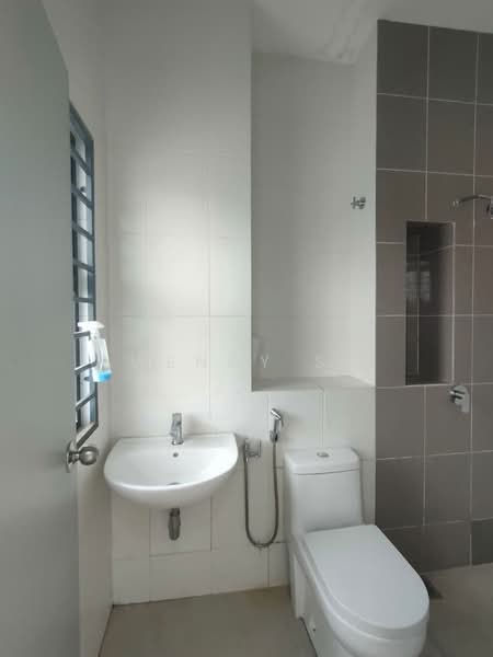 Rumah Teres 2 Tingkat untuk Dijual di Shah Alam (Selangor) - Wendy Si - Bathroom - PropertyGuru.com.my
