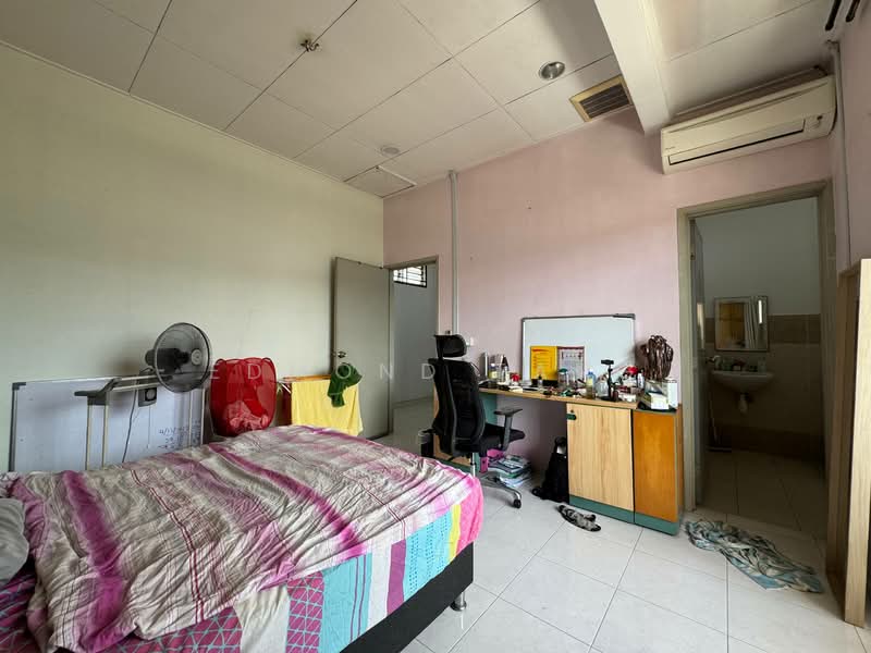 2.5-storey Terraced House for Sale in Taman Setia Indah (Tebrau) - Edmond Tang - Bedroom - PropertyGuru.com.my