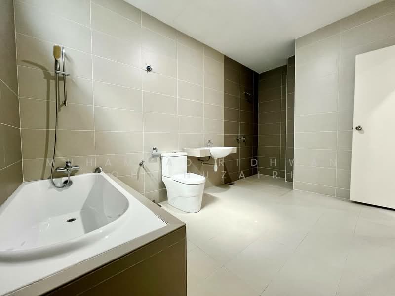 Semi-Detached House for Sale in Sepang (Selangor) - Muhammad Ridhwan Mohd Huzairi - Bathroom - PropertyGuru.com.my