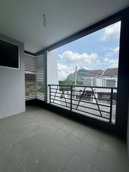 Rumah Teres 2 Tingkat untuk Dijual di Desa Sri Ampang (Ipoh) - Aico Chow - Balcony - PropertyGuru.com.my