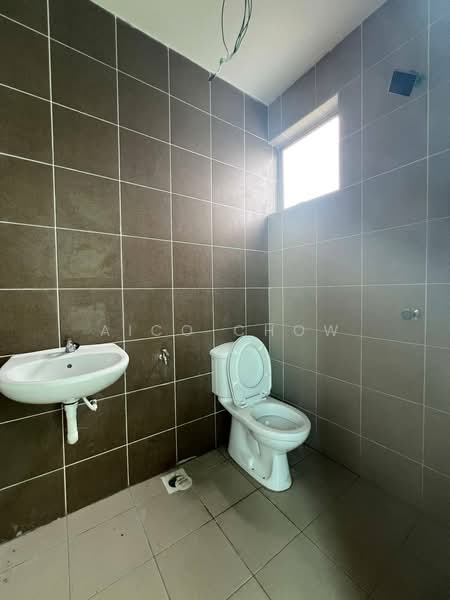 Rumah Teres 2 Tingkat untuk Dijual di Desa Sri Ampang (Ipoh) - Aico Chow - Bathroom - PropertyGuru.com.my