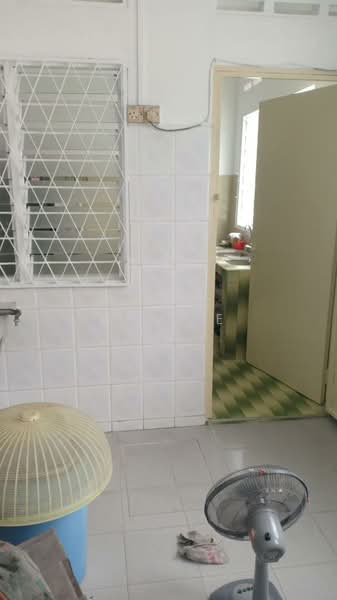 Rumah Teres 2 Tingkat untuk Disewa di Taman Bukit Maluri (Kepong) - HK Lee - Kitchen - PropertyGuru.com.my