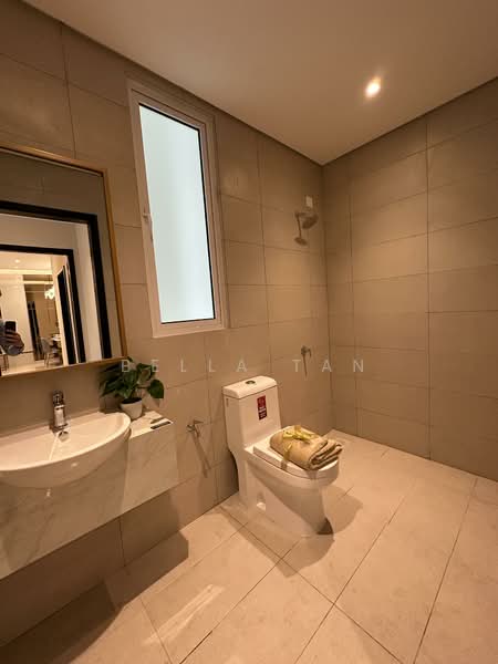 Service Residence for Sale at Vista Tiara (MBW Bay) - Bella Tan - Bathroom - PropertyGuru.com.my