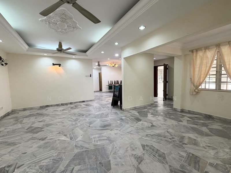 Rumah Berkembar untuk Dijual di Seksyen 9 (Petaling Jaya) - Noraini Dahan - Living Room - PropertyGuru.com.my