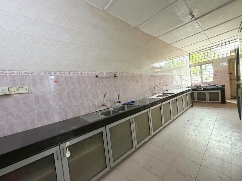 Rumah Berkembar untuk Dijual di Seksyen 9 (Petaling Jaya) - Noraini Dahan - Kitchen - PropertyGuru.com.my
