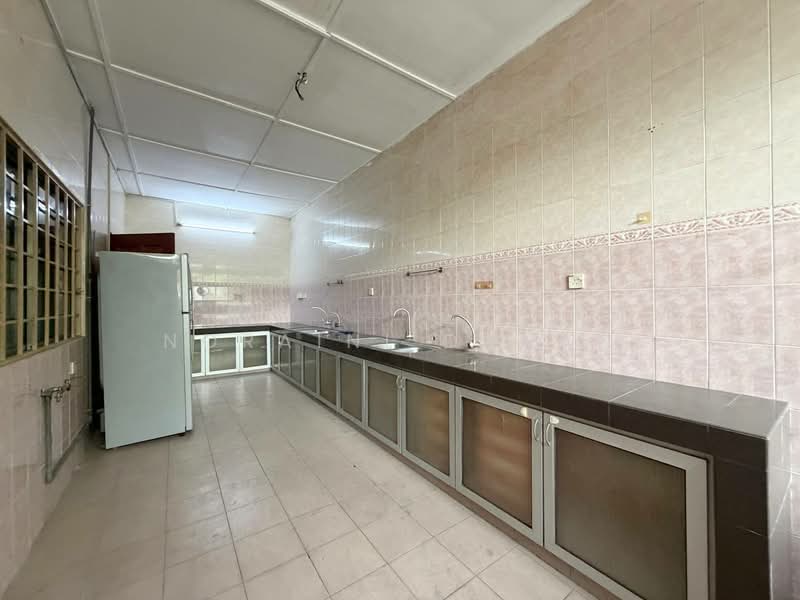 Rumah Berkembar untuk Dijual di Seksyen 9 (Petaling Jaya) - Noraini Dahan - Kitchen - PropertyGuru.com.my