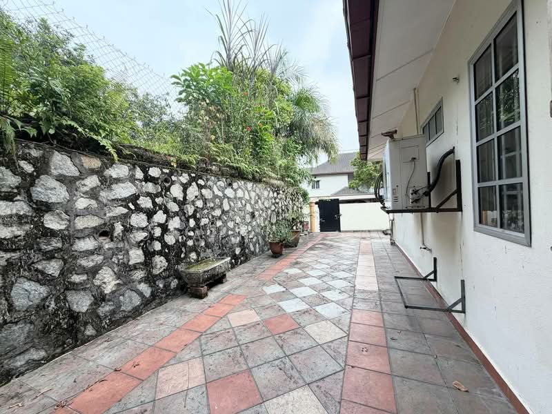 Rumah Berkembar untuk Dijual di Seksyen 9 (Petaling Jaya) - Noraini Dahan - Exterior - PropertyGuru.com.my