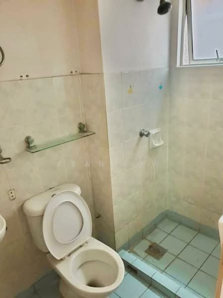Pangsapuri untuk Dijual di Aliran Damai - Ryan Low - Bathroom - PropertyGuru.com.my