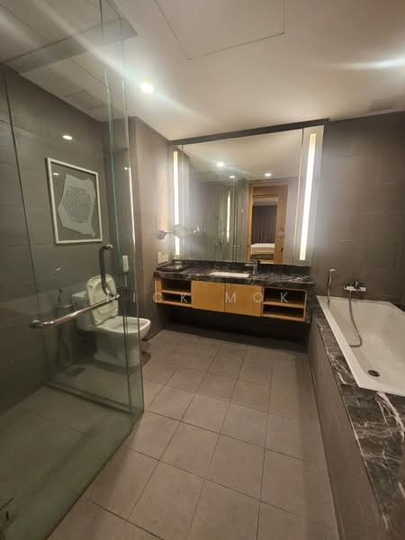 Servis Apartment untuk Disewa di Fraser Residence (188 Suites) - Nick Mok - Bathroom - PropertyGuru.com.my