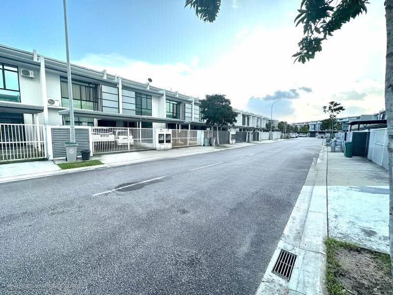 2-storey Terraced House for Sale in Bandar Seri Alam (Masai) - Serene Low - PropertyGuru.com.my