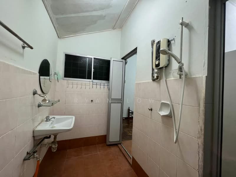Terraced House for Sale in Bandar Mahkota Cheras (Cheras) - Ryan Low - Bathroom - PropertyGuru.com.my