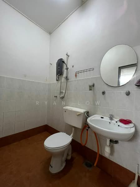Terraced House for Sale in Bandar Mahkota Cheras (Cheras) - Ryan Low - Bathroom - PropertyGuru.com.my