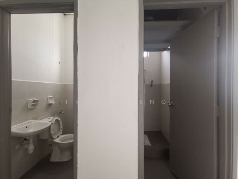 Kedai / Pejabat untuk Dijual di Taman Nusa Sentral (Iskandar Puteri (Nusajaya)) - Tracey Eng - 2nd Floor Wash Room - PropertyGuru.com.my