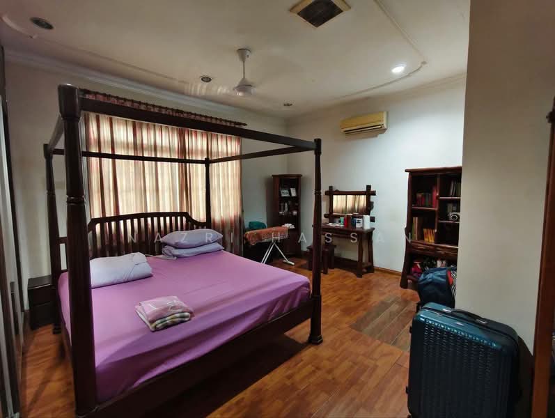 Bungalow for Sale in Seksyen 8 (Shah Alam) - Nazri Hassan - PropertyGuru.com.my