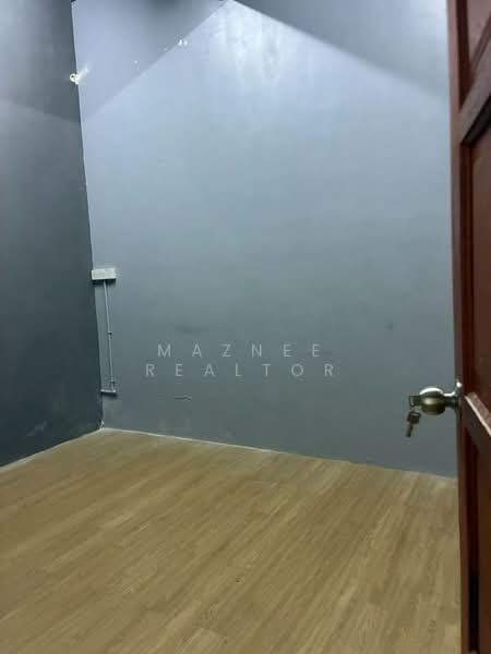 Shop / Office for Rent in Bandar Enstek (Negeri Sembilan) - Maznee Realtor - Interior - PropertyGuru.com.my