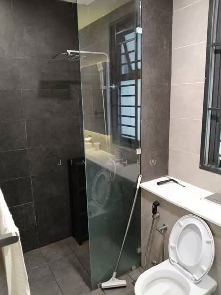 Servis Apartment untuk Dijual di Setia Sky 88 - Jin Chew - Bathroom - PropertyGuru.com.my