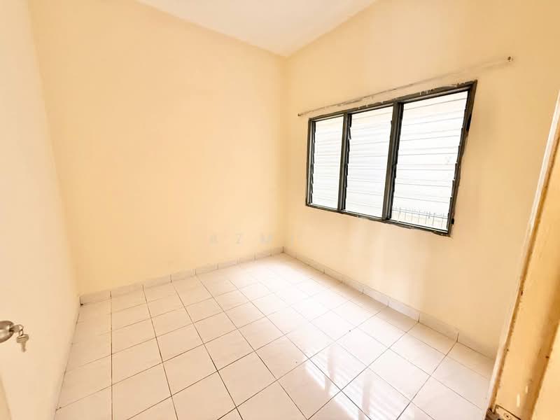 Apartment for Sale at Pangsapuri Merak - Azmi . - PropertyGuru.com.my