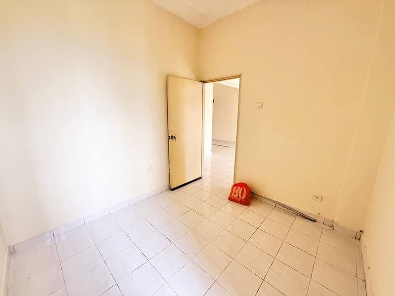 Apartment for Sale at Pangsapuri Merak - Azmi . - PropertyGuru.com.my