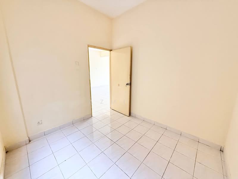 Apartment for Sale at Pangsapuri Merak - Azmi . - PropertyGuru.com.my