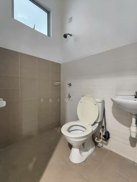 2-storey Terraced House for Rent in Johor Bahru (Johor) - Rain Ng - Bathroom - PropertyGuru.com.my