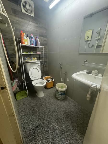 Pejabat untuk Dijual di Taman Tan Yew Lai (Jalan Klang Lama (Old Klang Road)) - Paul Lee - Bathroom - PropertyGuru.com.my