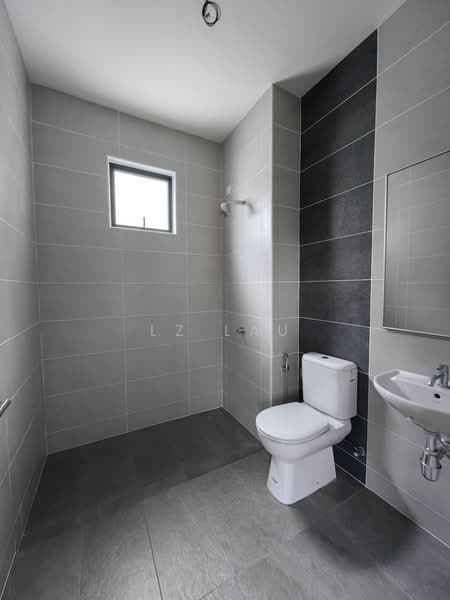 Cluster House for Sale in Taman Glenmarie (Johor Bahru) - LZ Lau - Bathroom - PropertyGuru.com.my