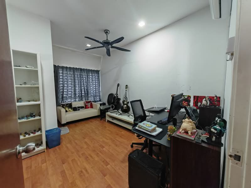 Rumah Berkembar untuk Dijual di Batu 9 (Cheras) - Cindy Lai - Study - PropertyGuru.com.my