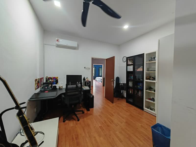 Rumah Berkembar untuk Dijual di Batu 9 (Cheras) - Cindy Lai - Study - PropertyGuru.com.my