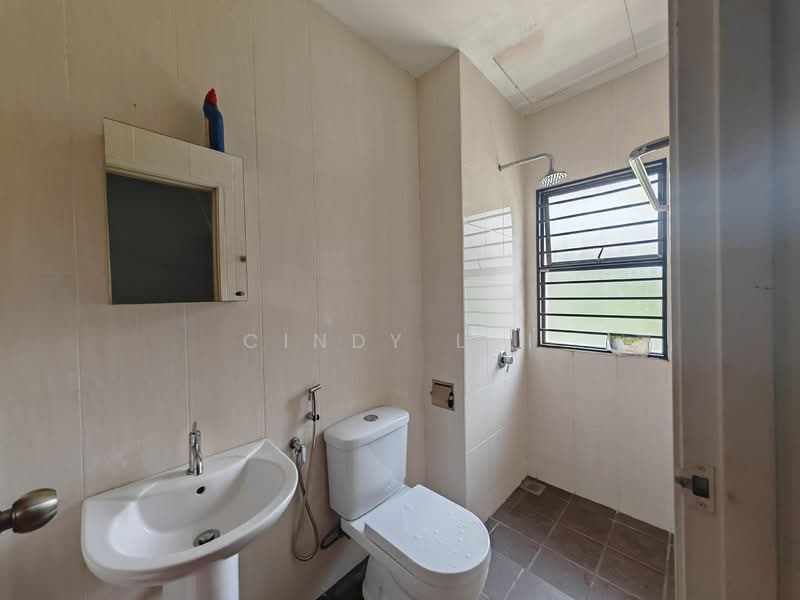 Rumah Berkembar untuk Dijual di Batu 9 (Cheras) - Cindy Lai - Bathroom - PropertyGuru.com.my
