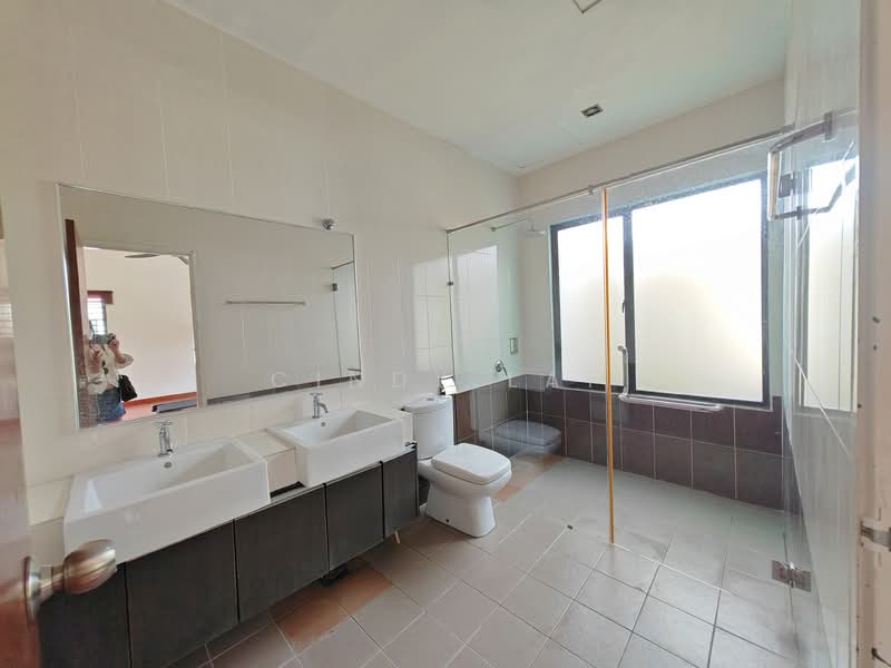 Rumah Berkembar untuk Dijual di Batu 9 (Cheras) - Cindy Lai - Bathroom - PropertyGuru.com.my