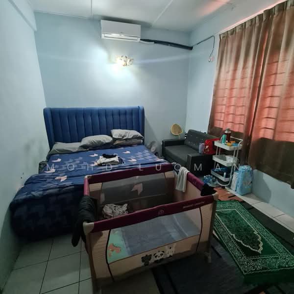 2-storey Terraced House for Sale in Bandar Saujana Putra (Tanjong Duabelas) - Mohd Luqman - Bedroom - PropertyGuru.com.my