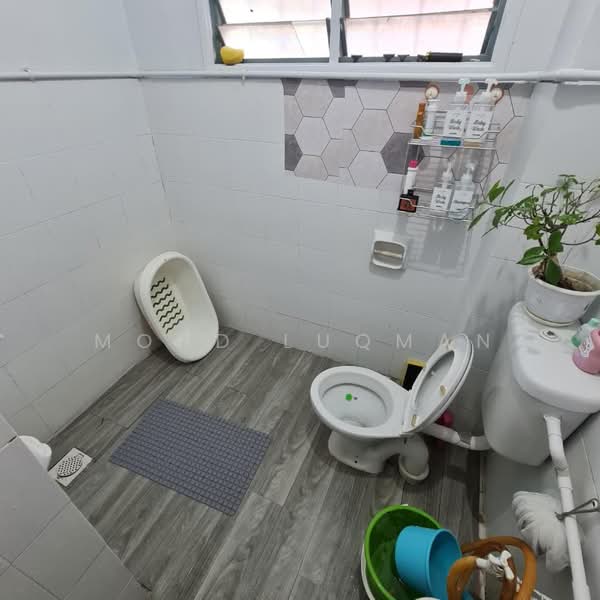2-storey Terraced House for Sale in Bandar Saujana Putra (Tanjong Duabelas) - Mohd Luqman - Bathroom - PropertyGuru.com.my