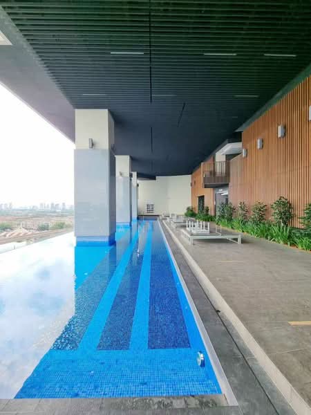 Servis Apartment untuk Dijual di TRiGON Luxury Residences - Evan Goh - Pool - PropertyGuru.com.my