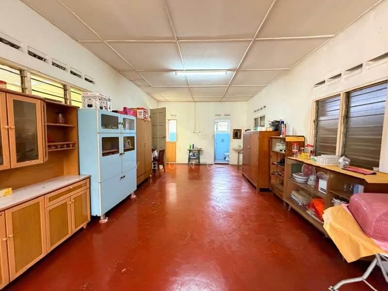 Bungalow for Sale in Taman Perwira Cheng (Cheng) - Yeong . - Interior - PropertyGuru.com.my